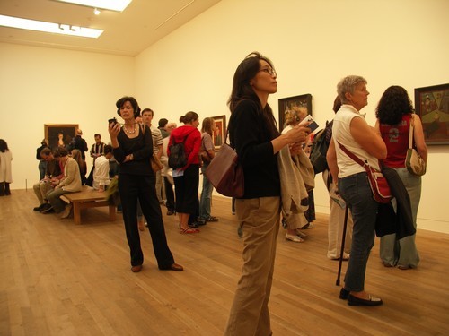 Comment s&rsquo;habiller pour se rendre à une galerie d&rsquo;art ou une exposition ?